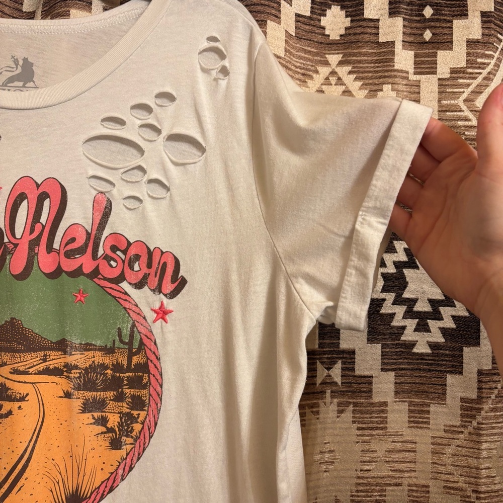 Women’s Distressed Willie Nelson T shirt / Torrid Size 0 / L - Picture 3 of 7